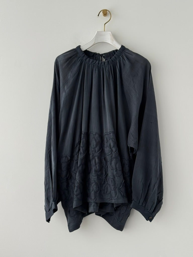 FLOWER RIBBON BLOUSE BUNON ブラウス　通販　取扱店　charcoal 物撮り