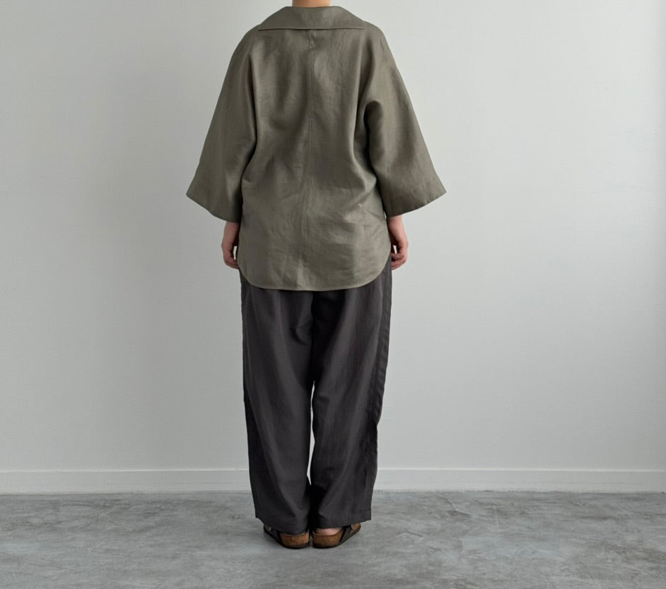 リネンのセーリングSH　CHEVAL plus シャツ　通販　取扱店　着画　khaki 　後