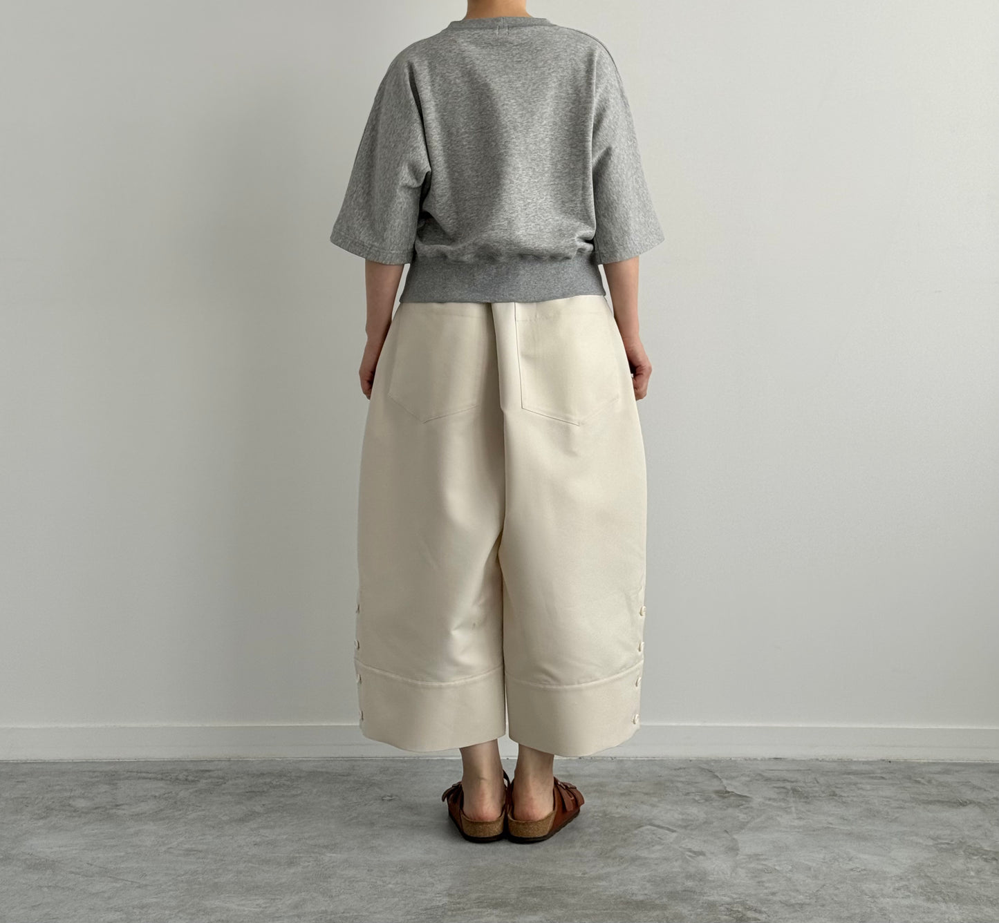 MID SLEEVEのスウェット