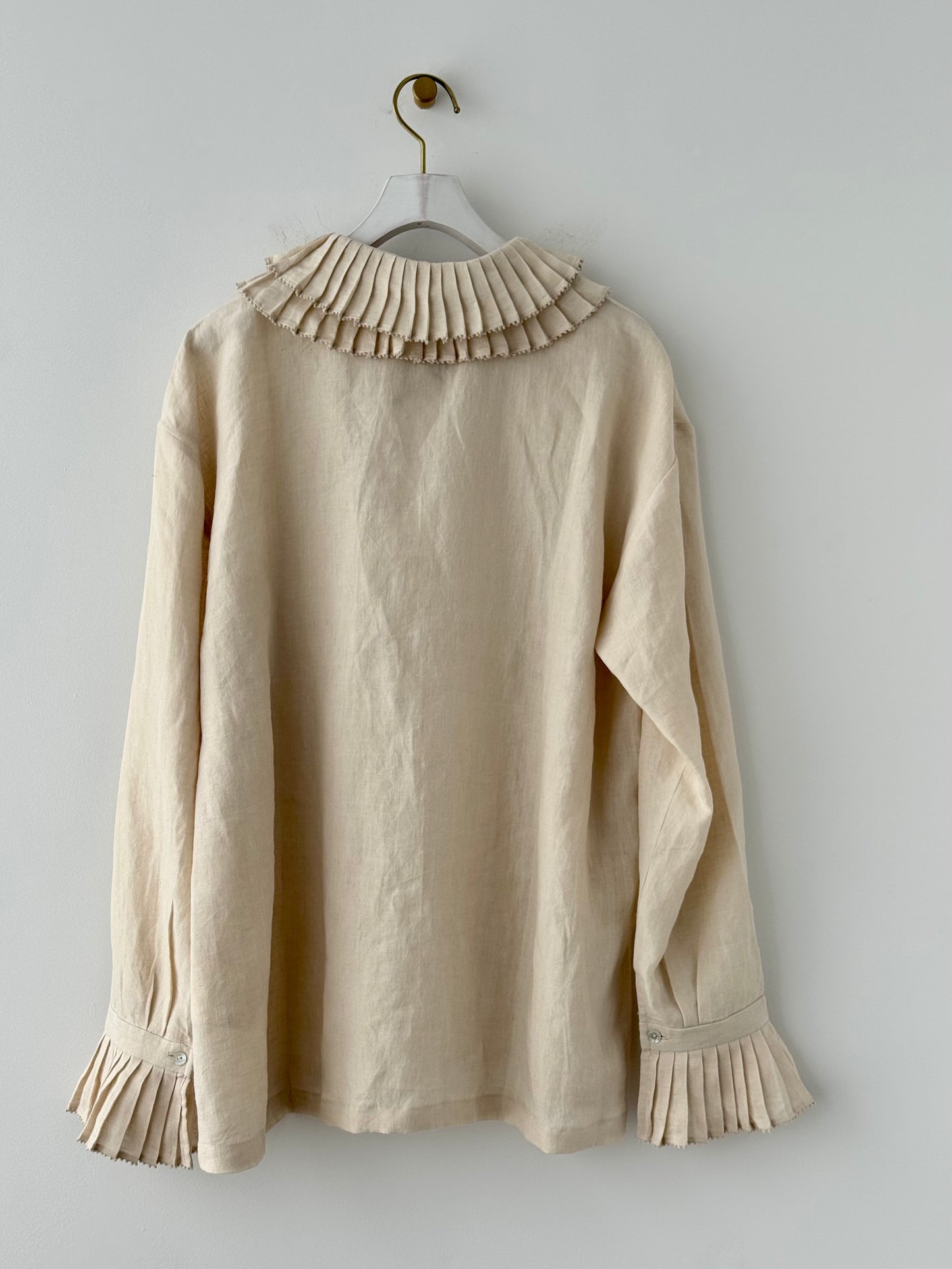 TUCK COLLAR BLOUSE