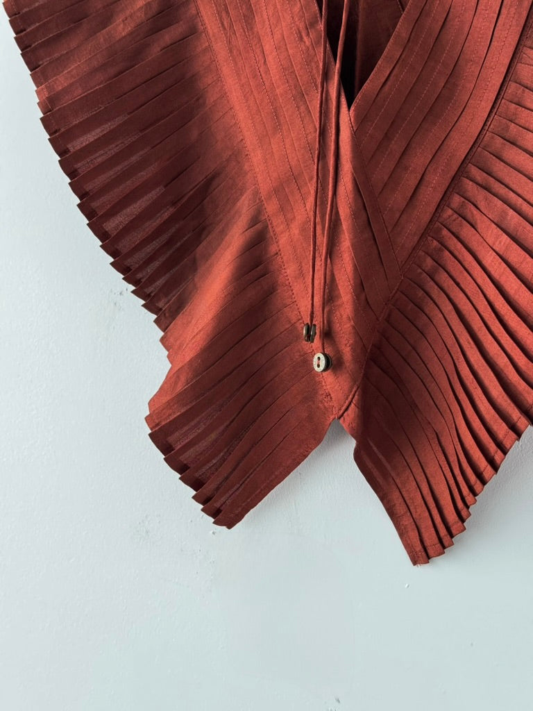 TUCK RUFFLE COLLAR ( MADDER BROWN )