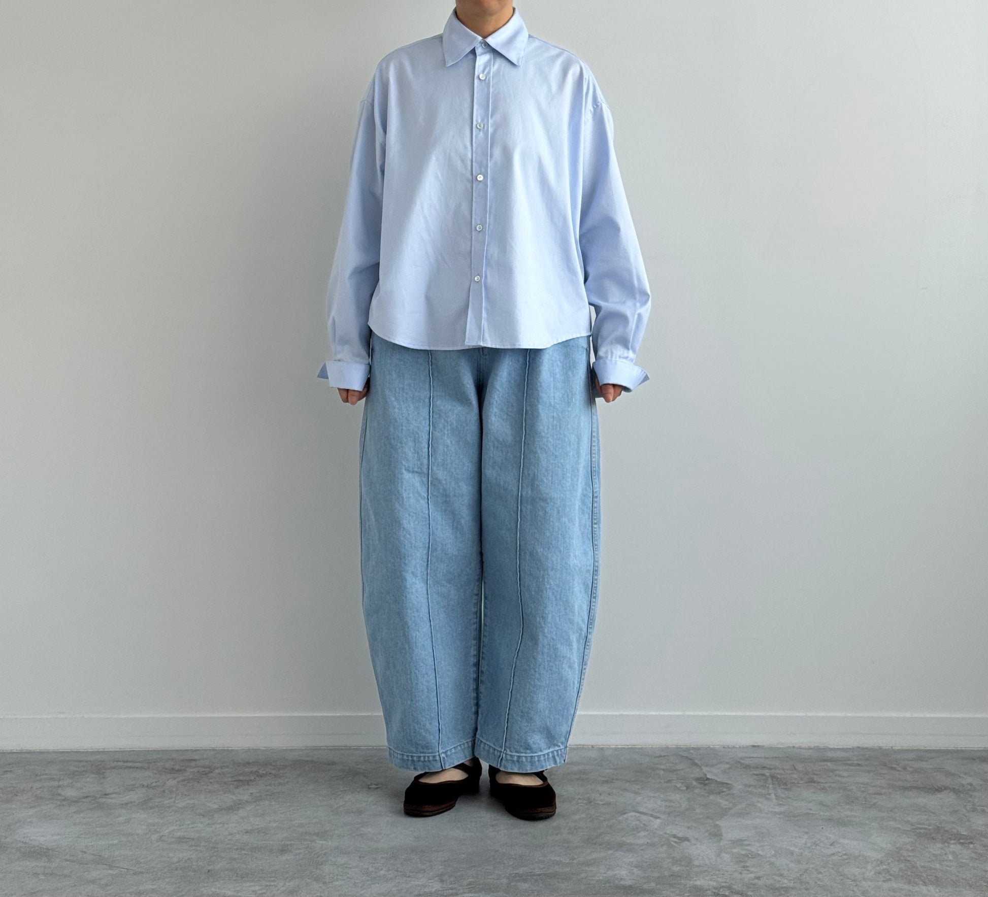 CURVE PANTS　カーブパンツ　TENNE HANDCRAFTED MODERN の着画です

