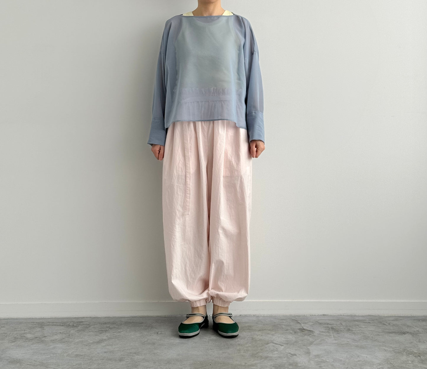 ATTACHEMENT PANTS (COTTON) アタッチメントパンツ TENNE HANDCRAFTED MODERN　通販　着画　pink 正面
