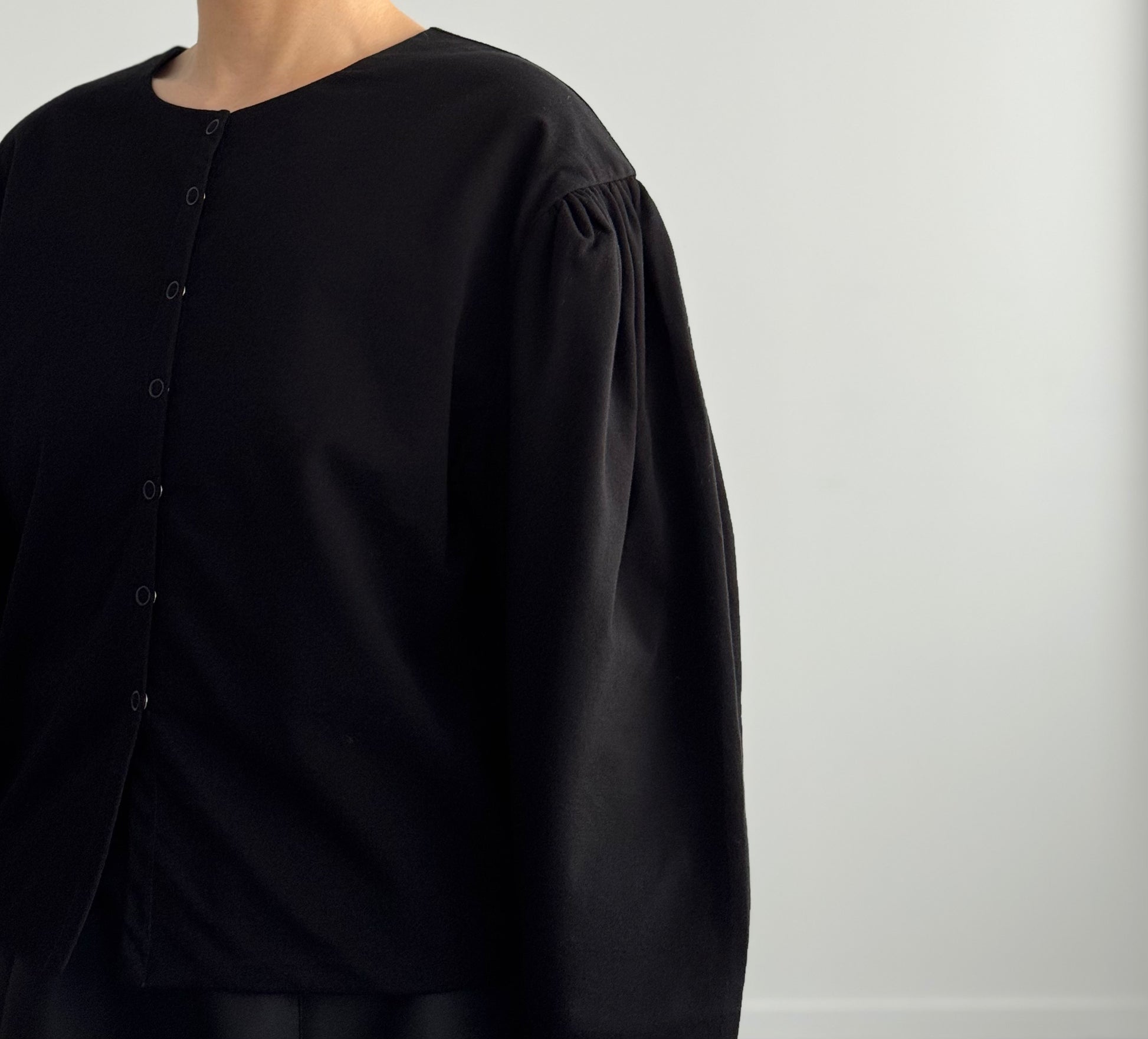 PUFF SLEEVE CARDIGAN　Shida　カーディガン　通販　取扱店