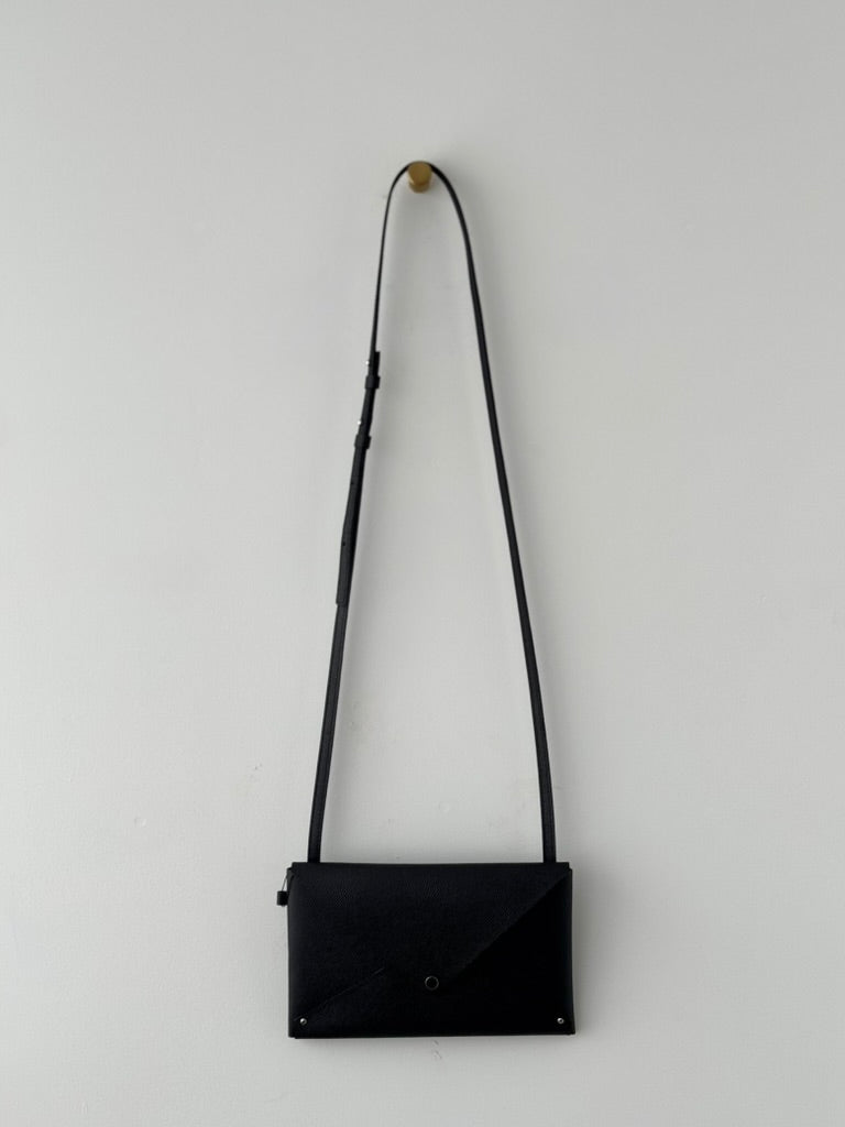 LETTER POCHETTE  レターポシェット　a (アー）通販　取扱店　black　商品画像