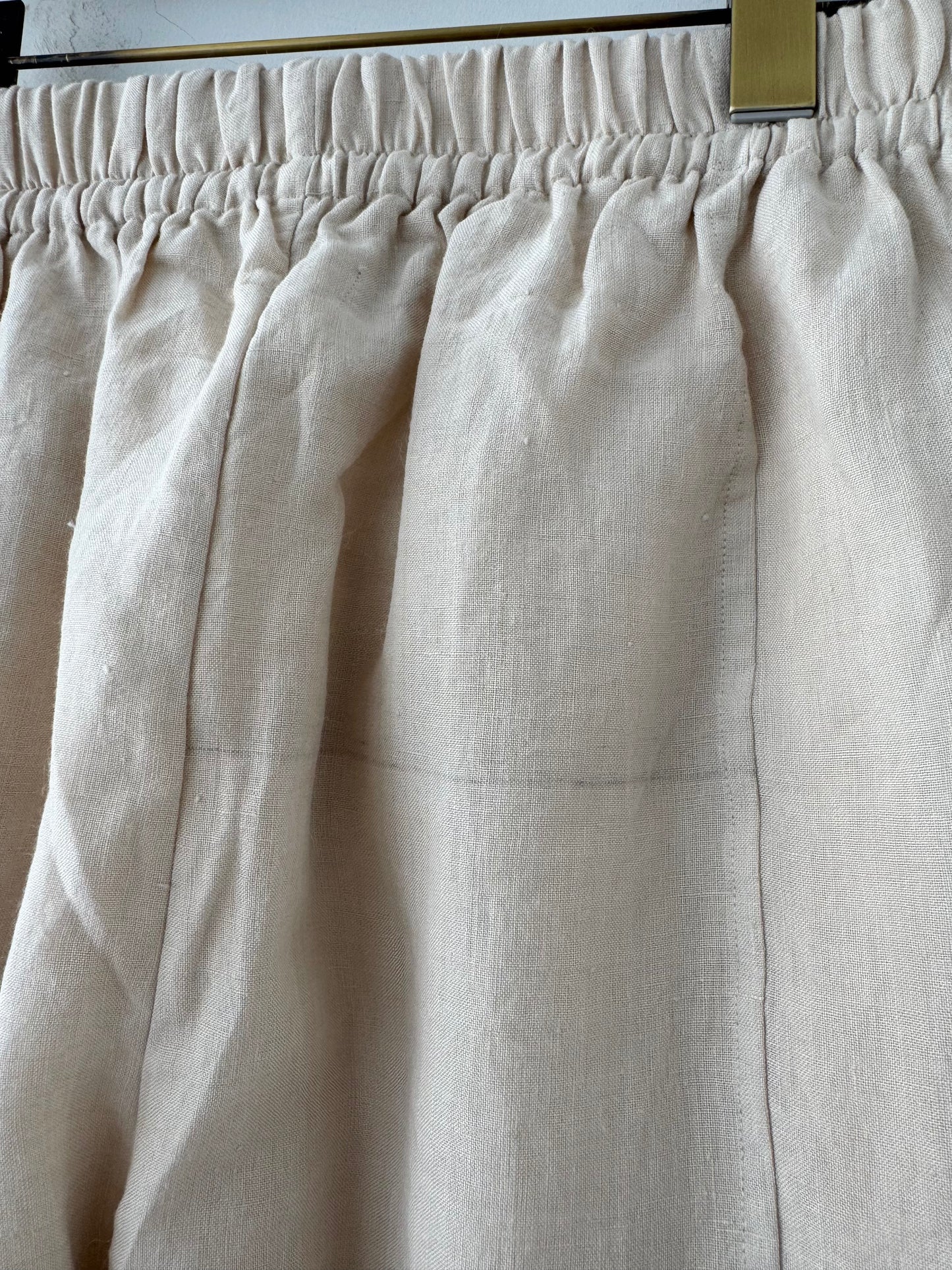 RUFFLE TUCK PANTS