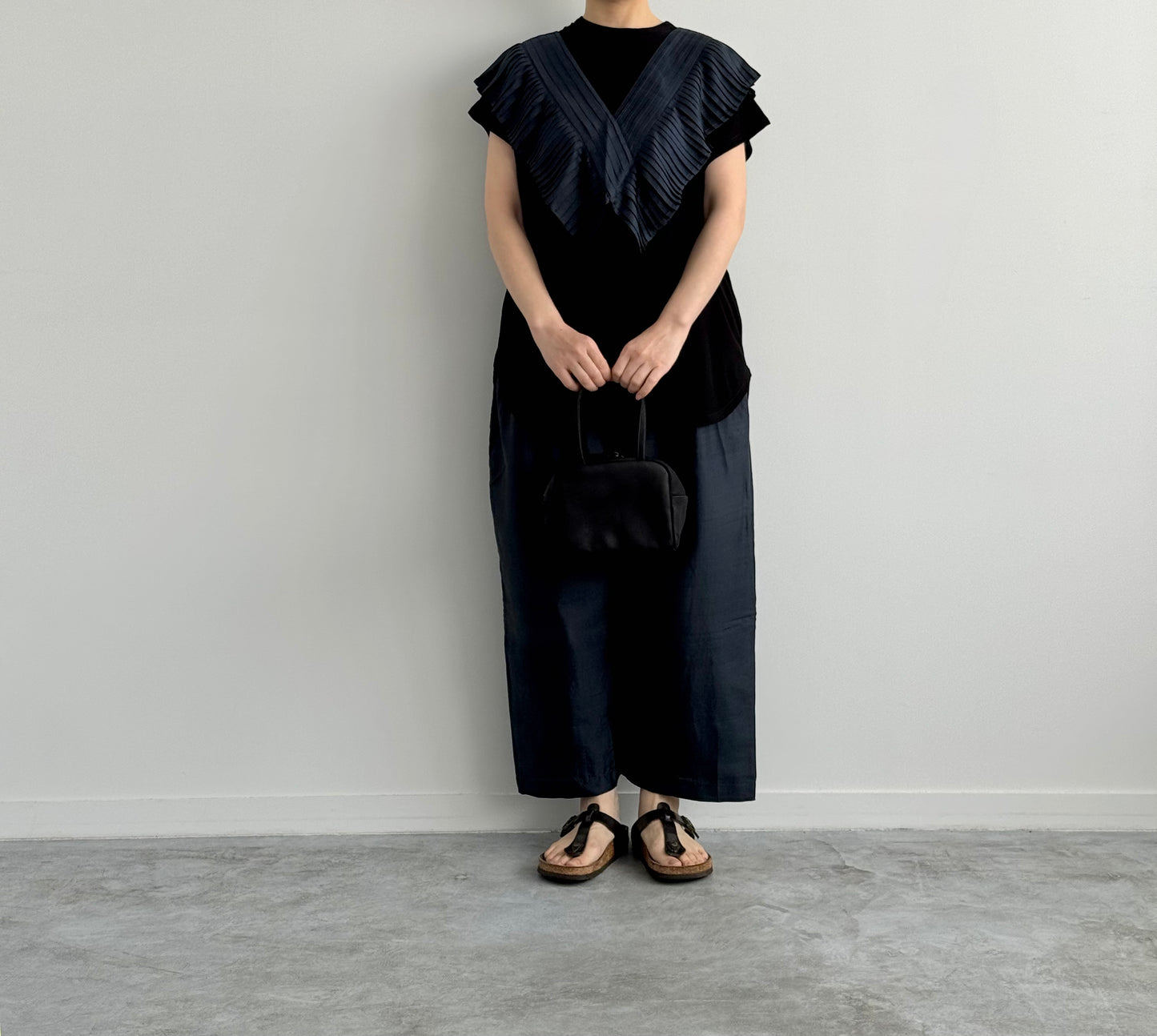EVERYDAY PULLOVER Shida カットソー　通販　取扱店 black 着画