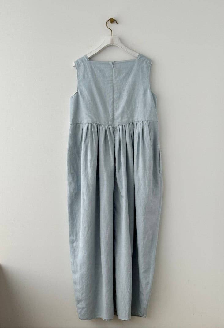 VISCOSE LINEN NO SLEEVE COCOON DRESS (LIGHT BLUE)