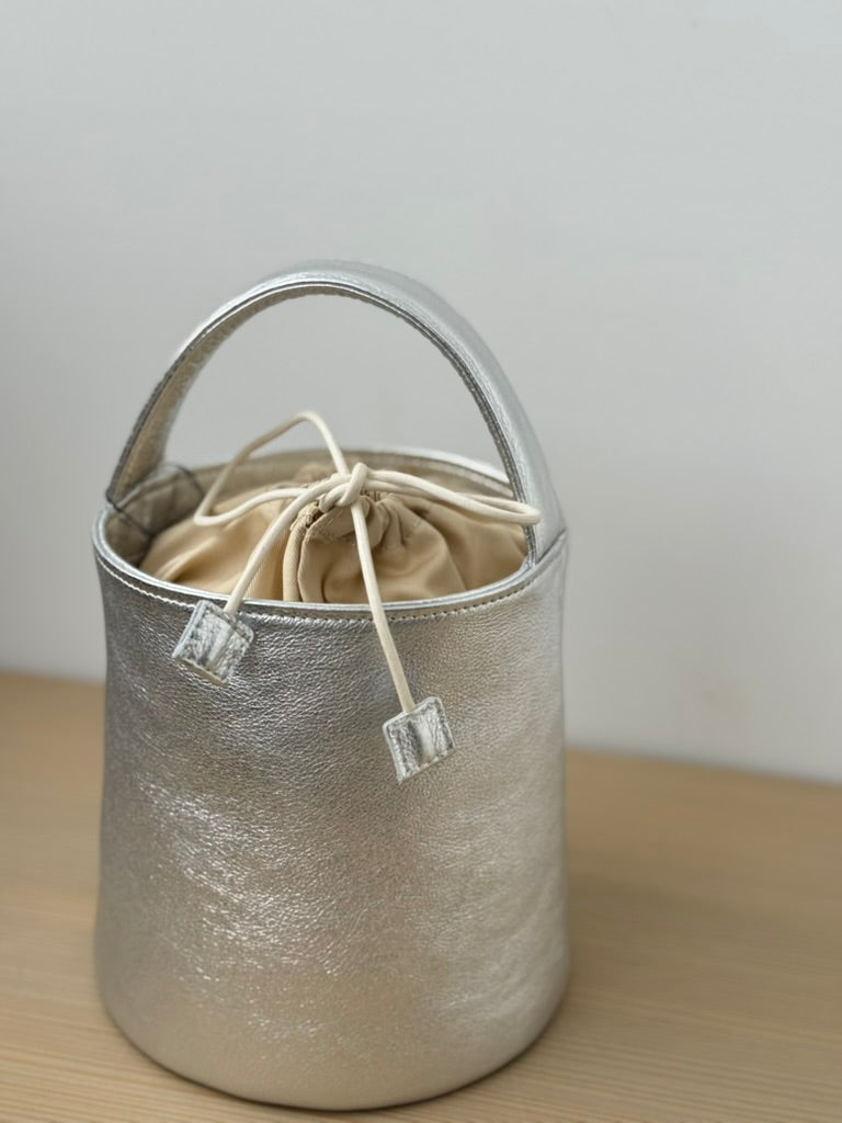 BUCKET BAG MINI バケットバッグ ミニ　a アー　通販　取扱店 silver 商品画像