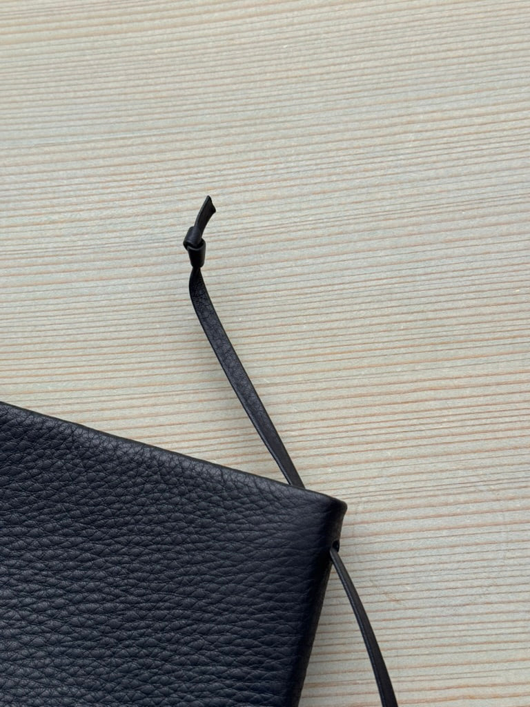 TASSEL POCHETTE