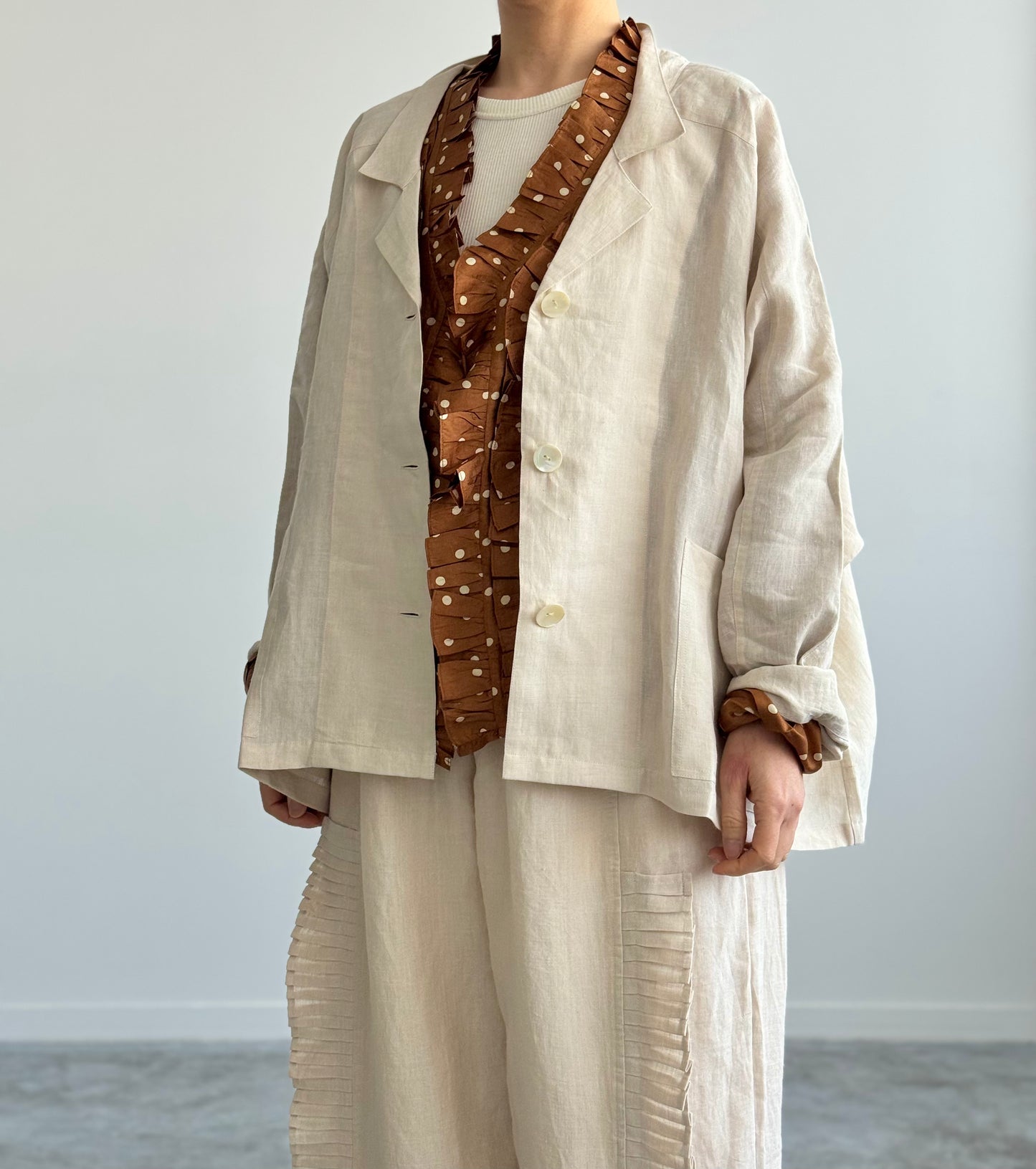FRILL CAPE