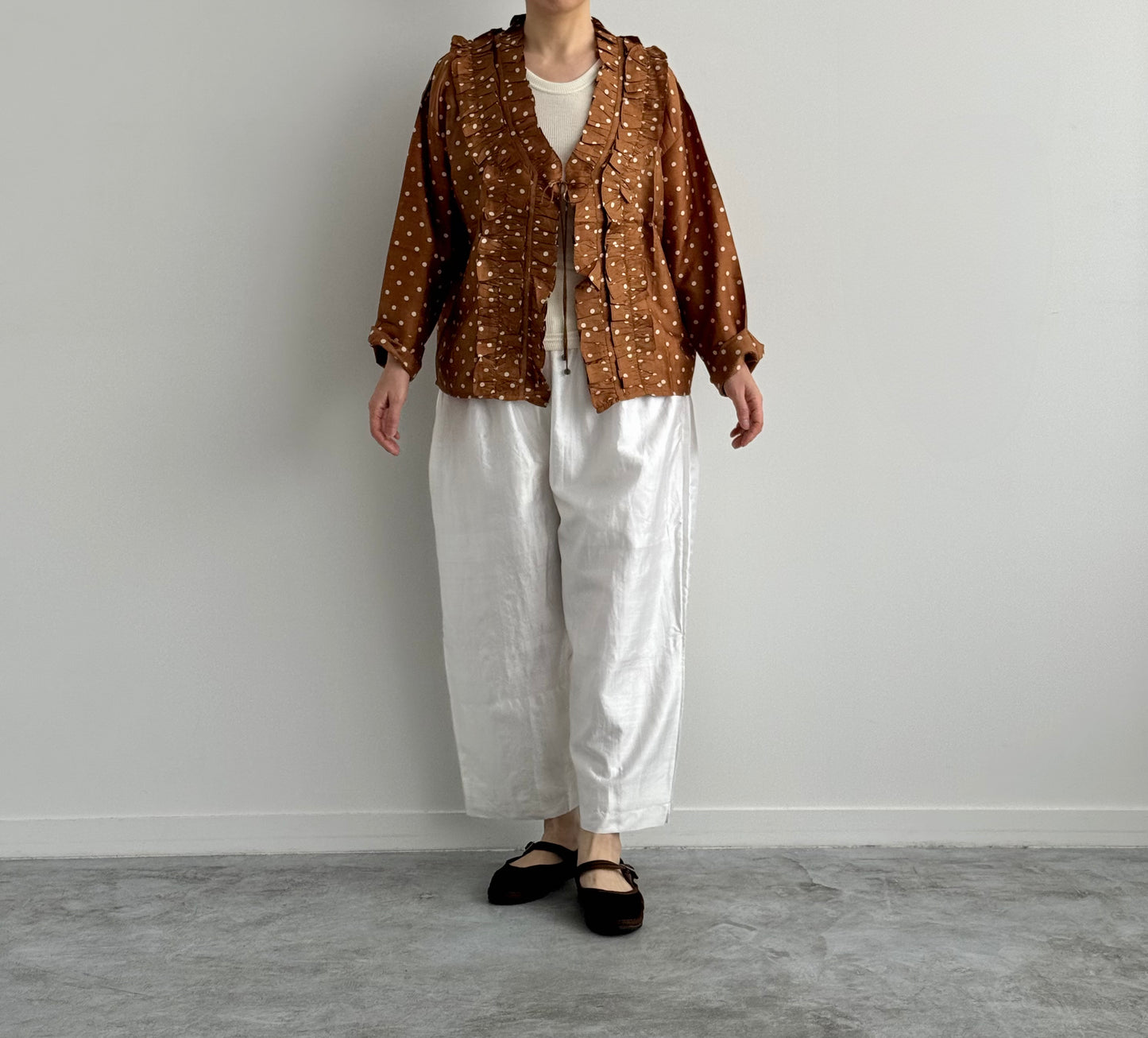 FRILL CAPE BUNON ブノン　通販　取扱店 着画　正面