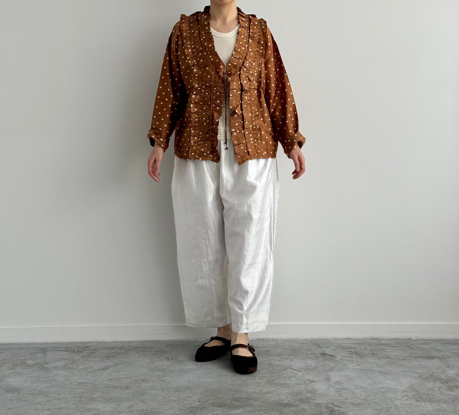 FRILL CAPE BUNON ブノン　通販　取扱店 着画　正面