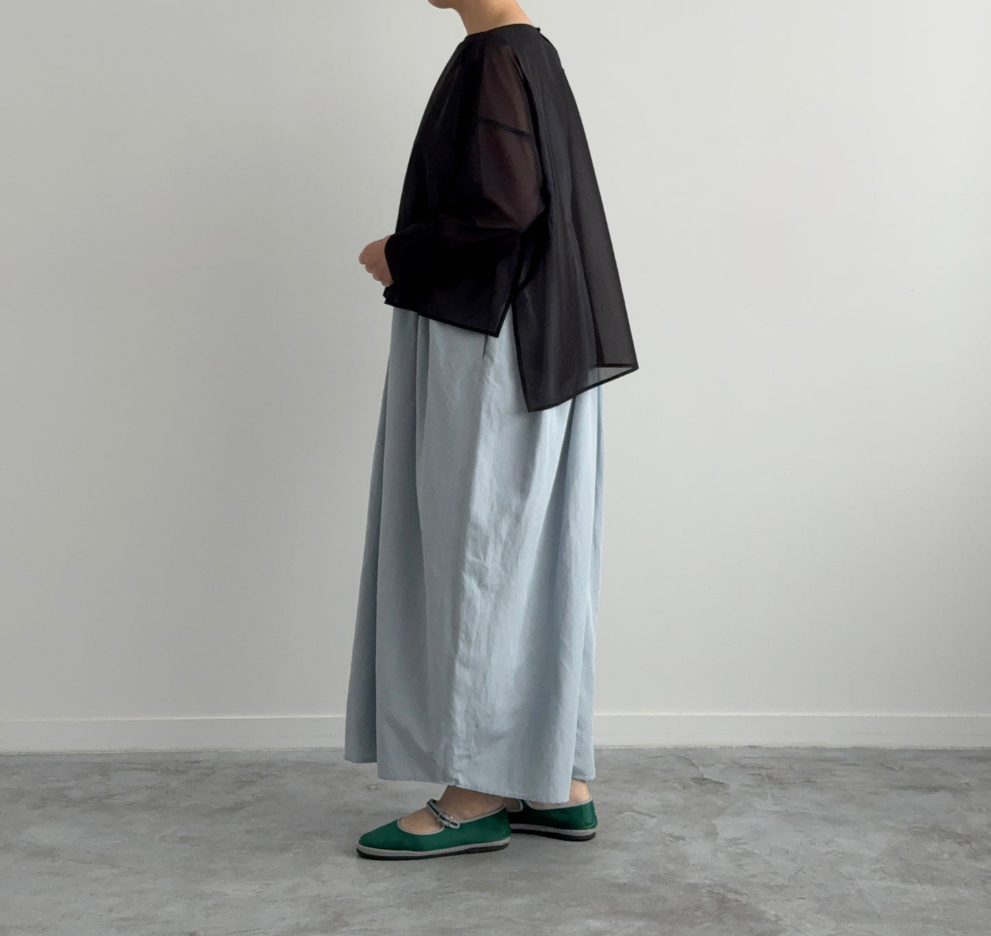 VISCOSE LINEN NO SLEEVE COCOON DRESS (LIGHT BLUE)