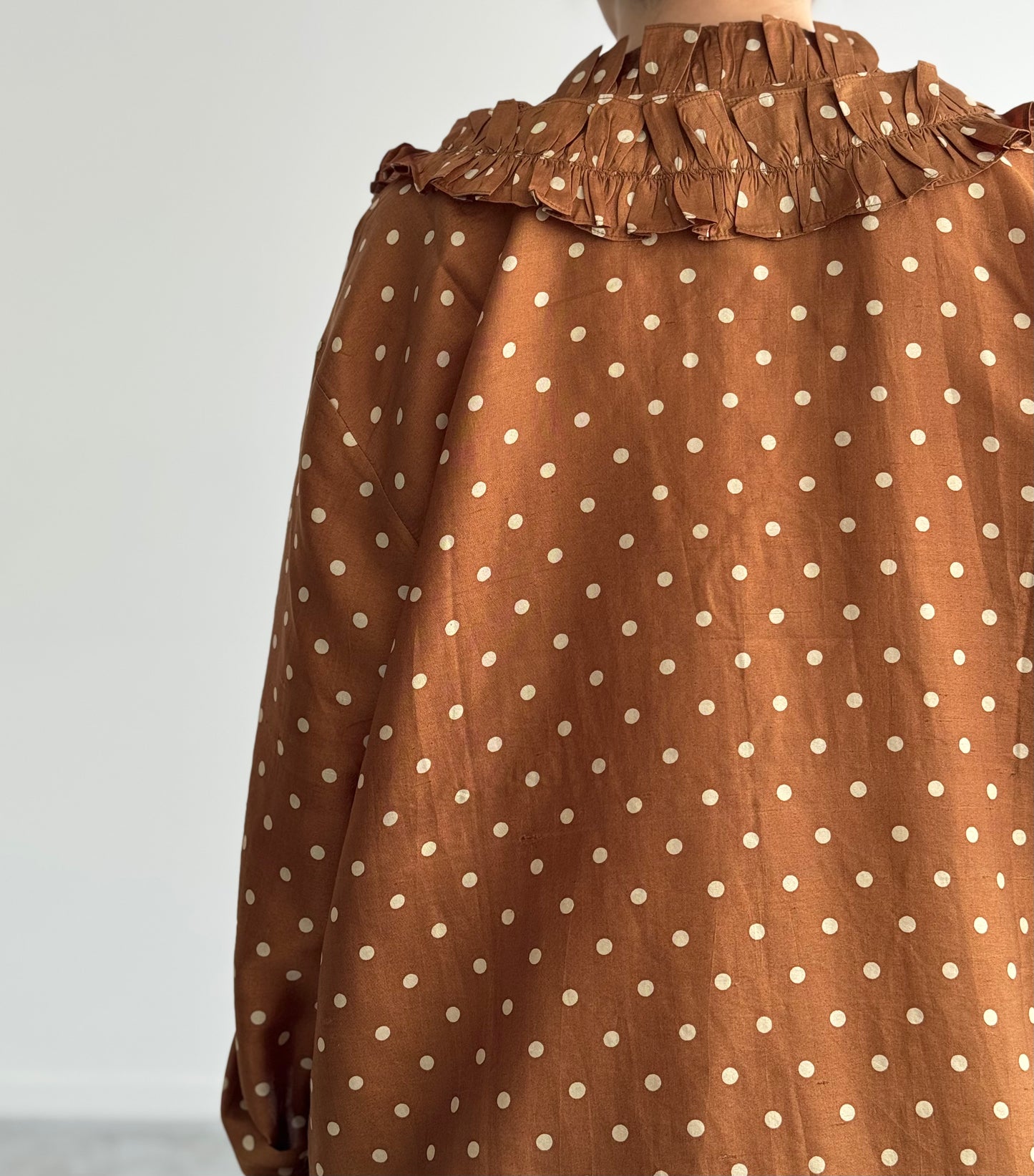 FRILL CAPE