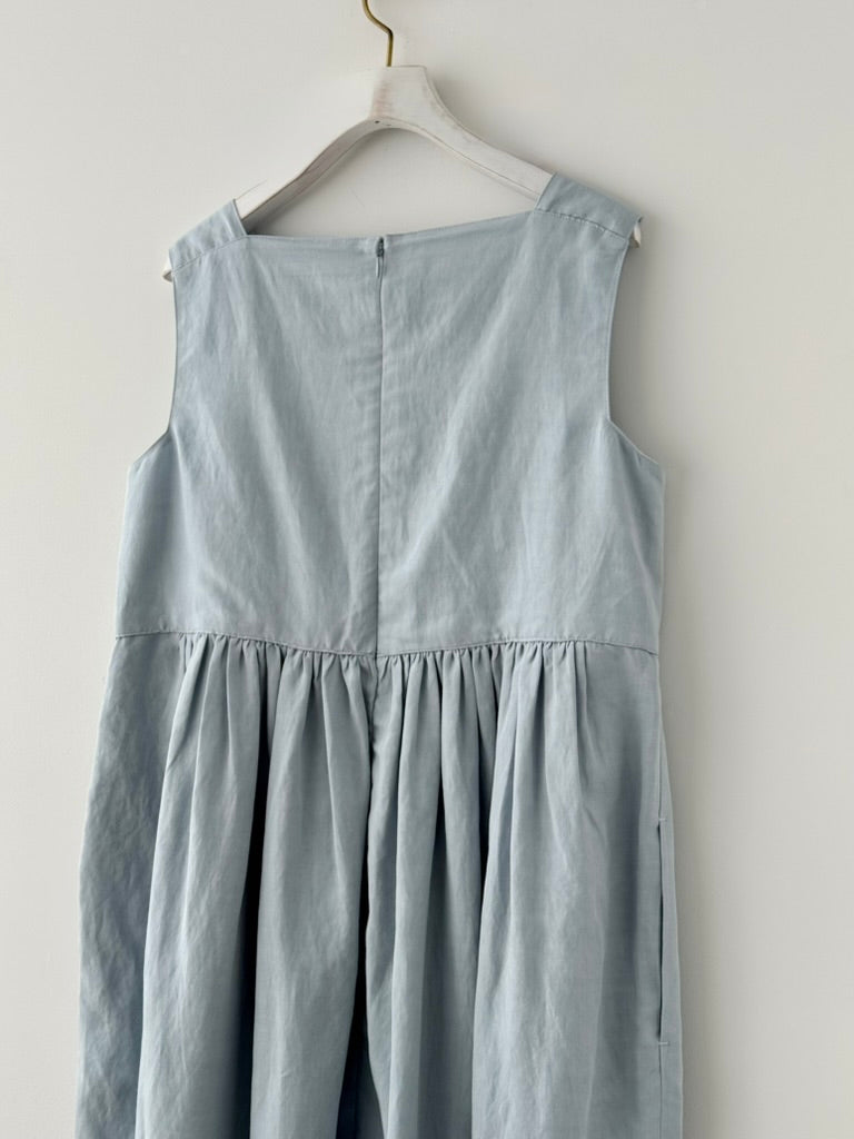 VISCOSE LINEN NO SLEEVE COCOON DRESS (LIGHT BLUE)