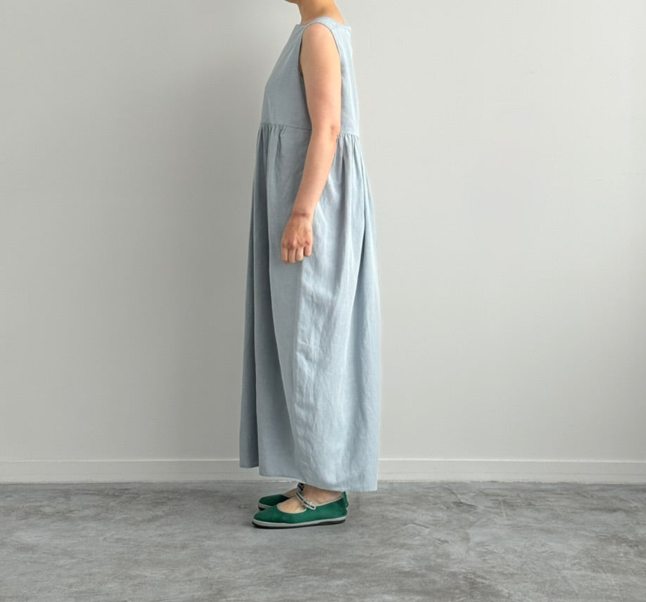 VISCOSE LINEN NO SLEEVE COCOON DRESS (LIGHT BLUE) TENNE HANDCRAFTED MODERN　通販　取扱店　着画　横