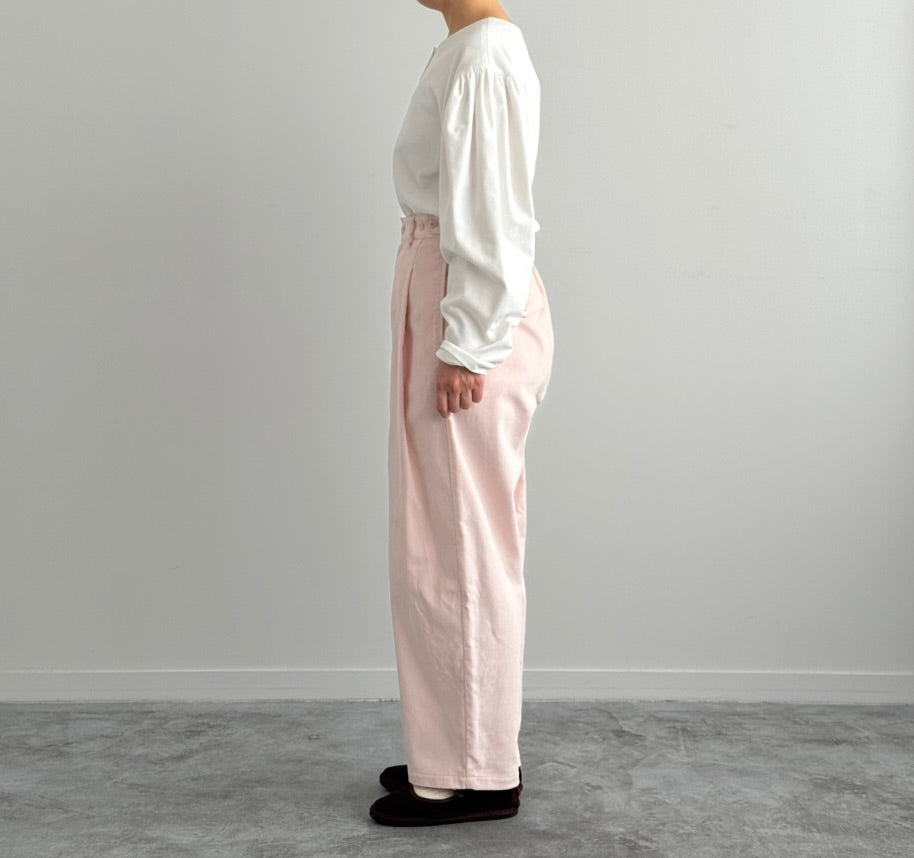 ワンタックパンツ