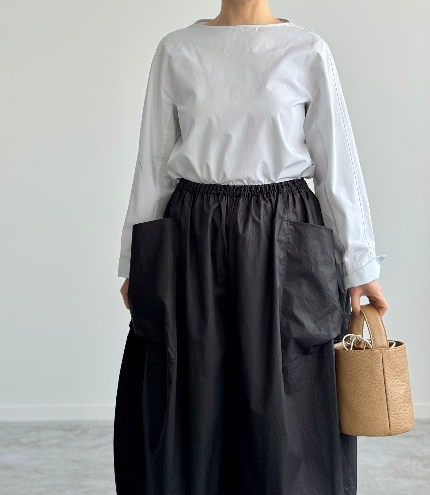 BUCKET BAG MINI バケットバッグ ミニ　a アー　通販　取扱店　着画 camel
