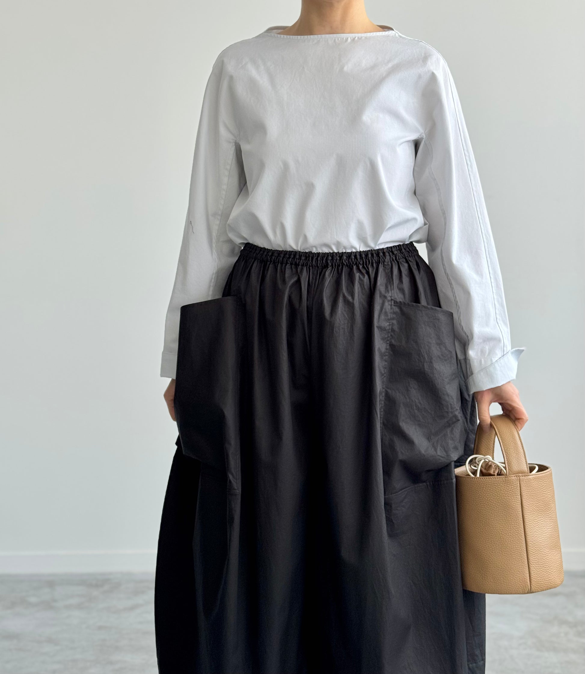 BUCKET BAG MINI バケットバッグ ミニ　a アー　通販　取扱店　着画 camel