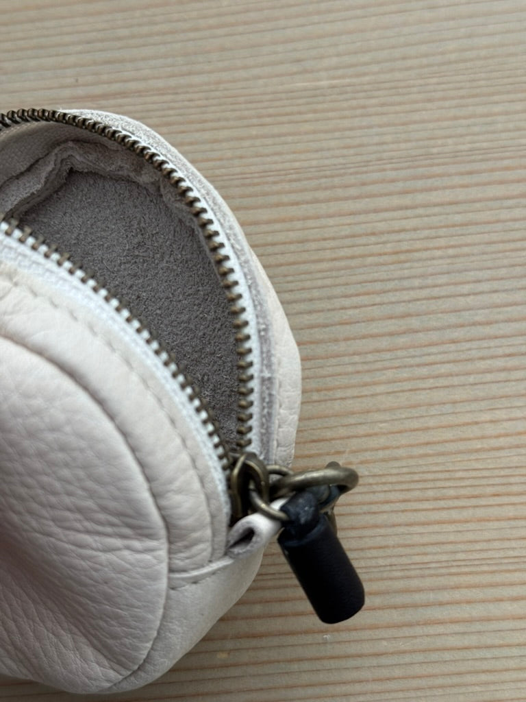 CASTANETS POUCH