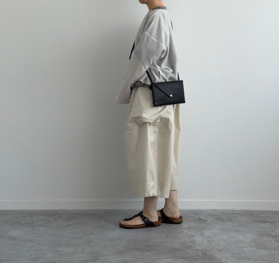 LETTER POCHETTE  レターポシェット　a (アー）通販　取扱店　black 着画