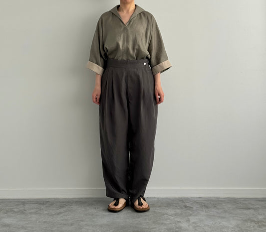 CHEVALのパンツ CHEVAL plus　通販　取扱店　GRAY 着画　全身　正面