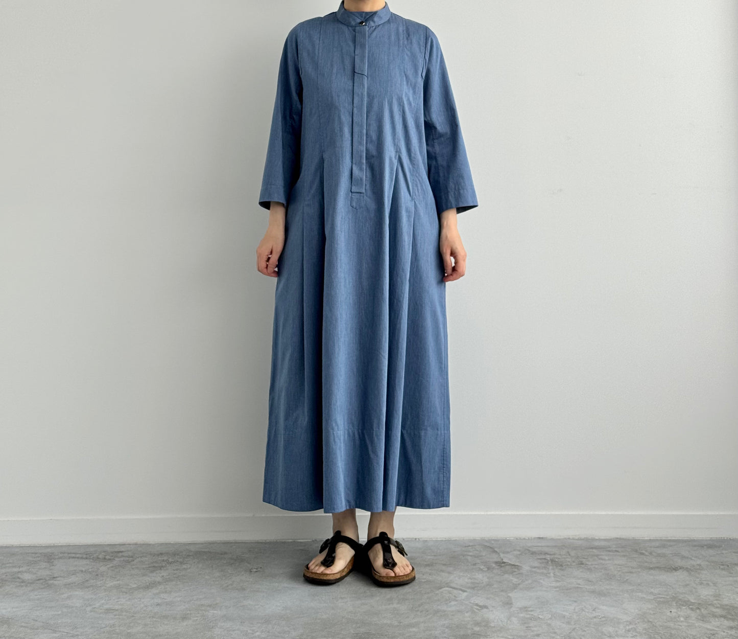 7SLEEVEのクラシカルROBE CHEVAL plus　ワンピース　通販　取扱店　着画　正面