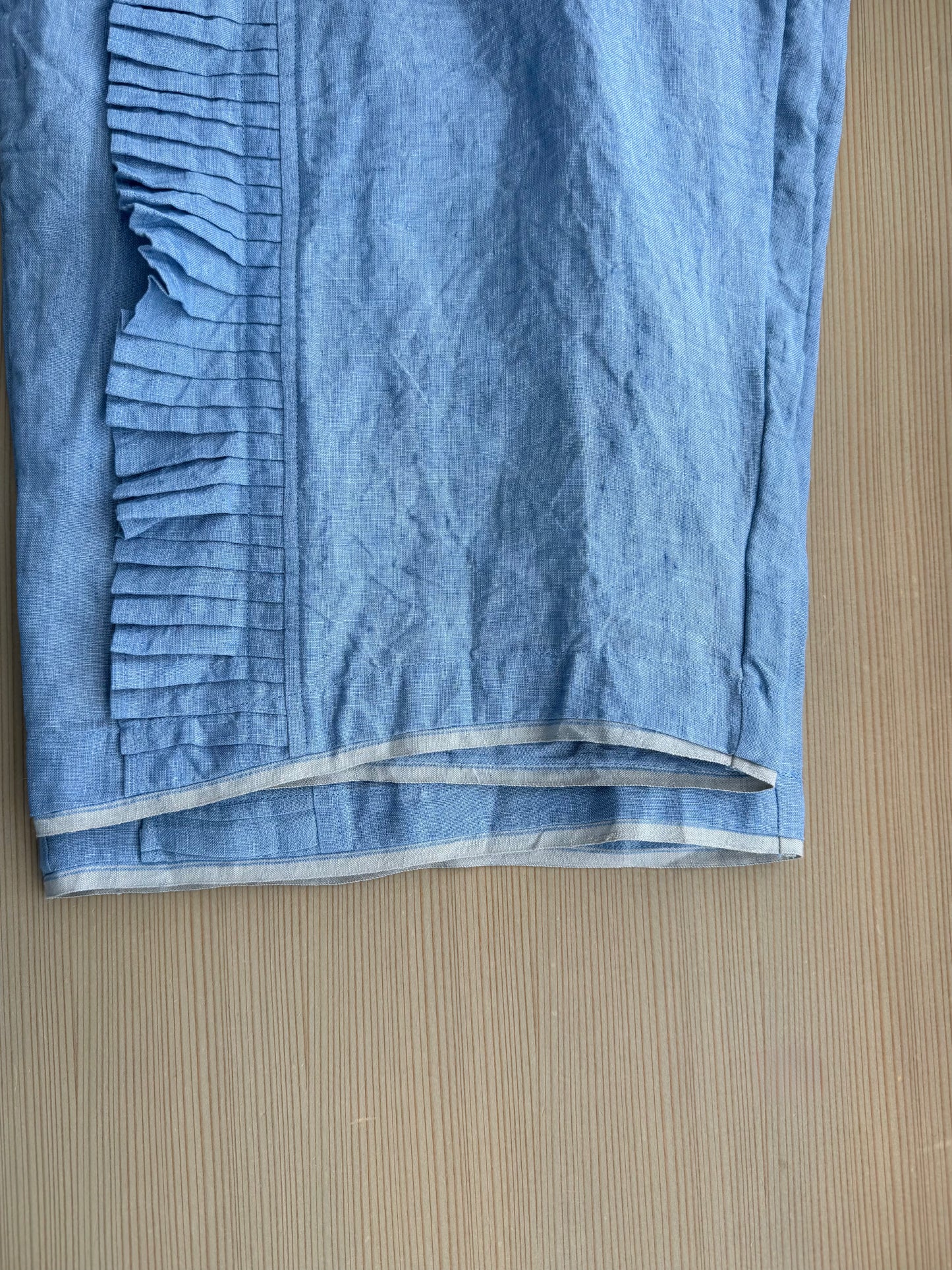 RUFFLE TUCK PANTS