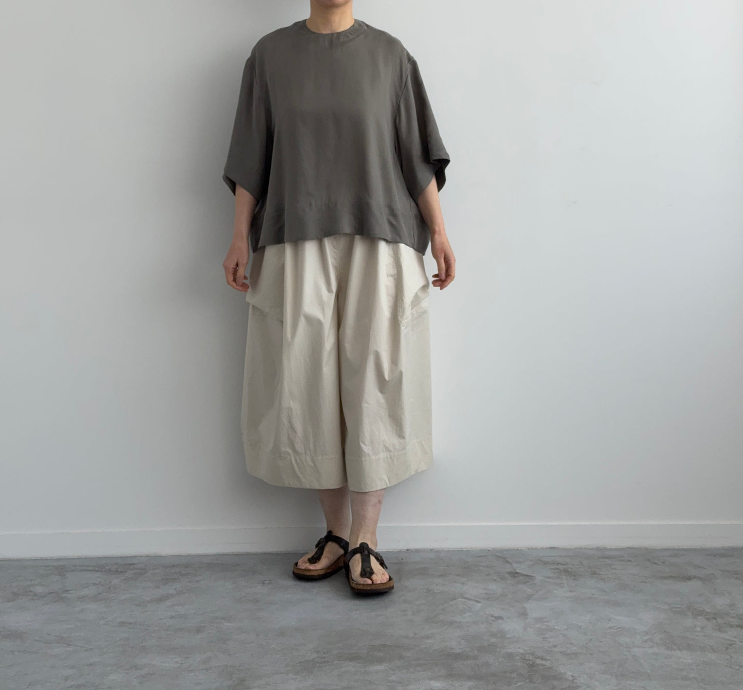 Big pocket culottes TENNE HANDCRAFTED MODERN キュロット　通販　取扱店　beige 着画