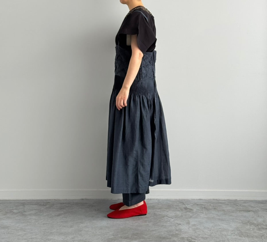 BUNON FLOWER RIBBON SKIRT CHARCOAL 着画　横