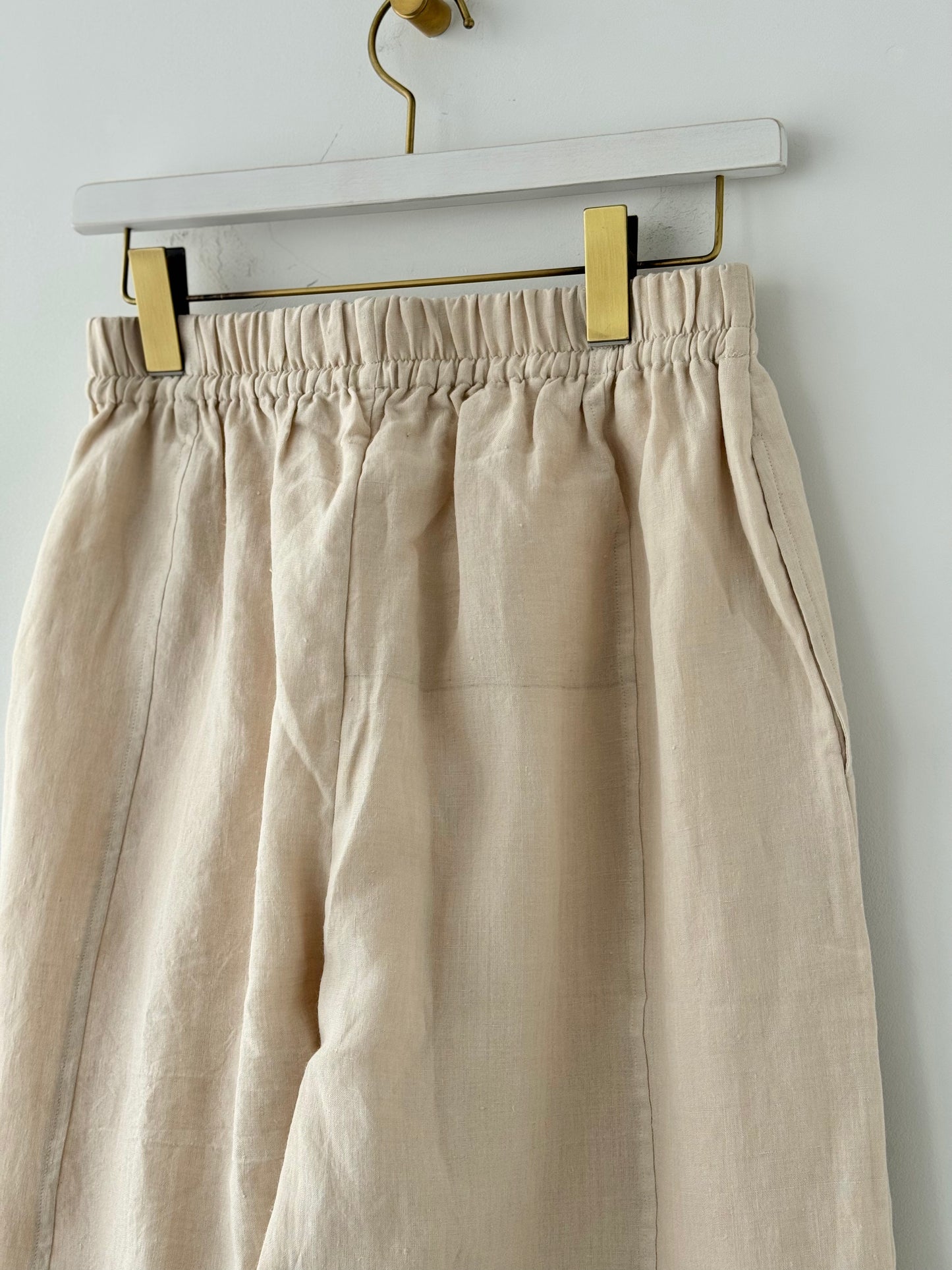 RUFFLE TUCK PANTS
