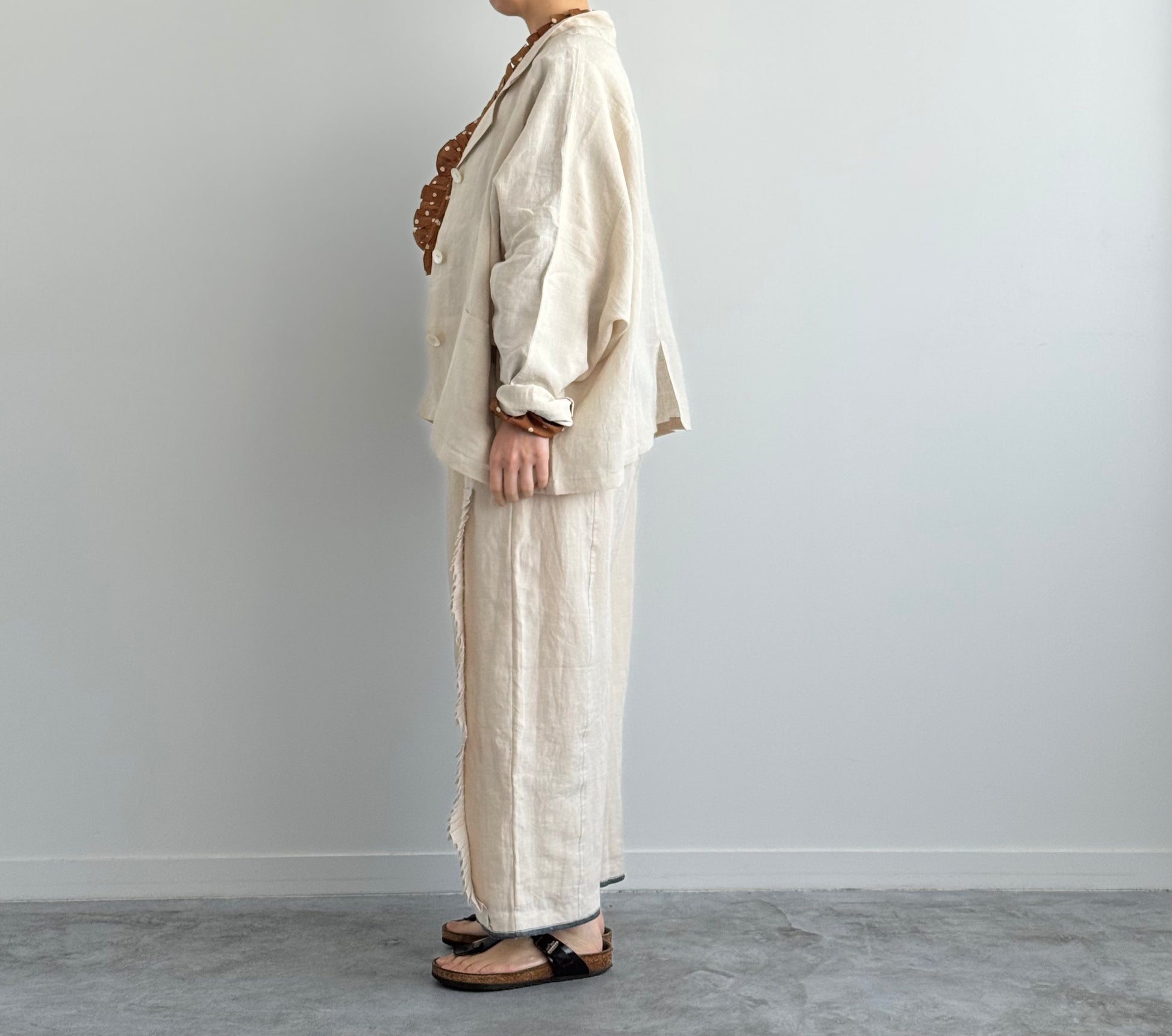 RAGLAN JACKET ラグランジャケット　BUNON ブノン　通販　取扱店 ecru　着画　横