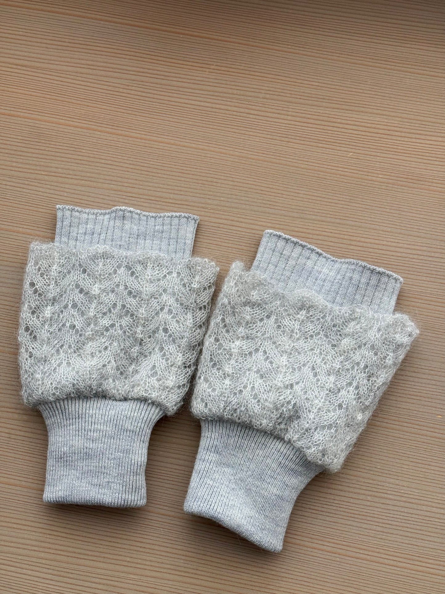 MOHAIR フリルリストウォーマー　Porter des boutons　ポルテデブトン　シルバーグレー　商品画像