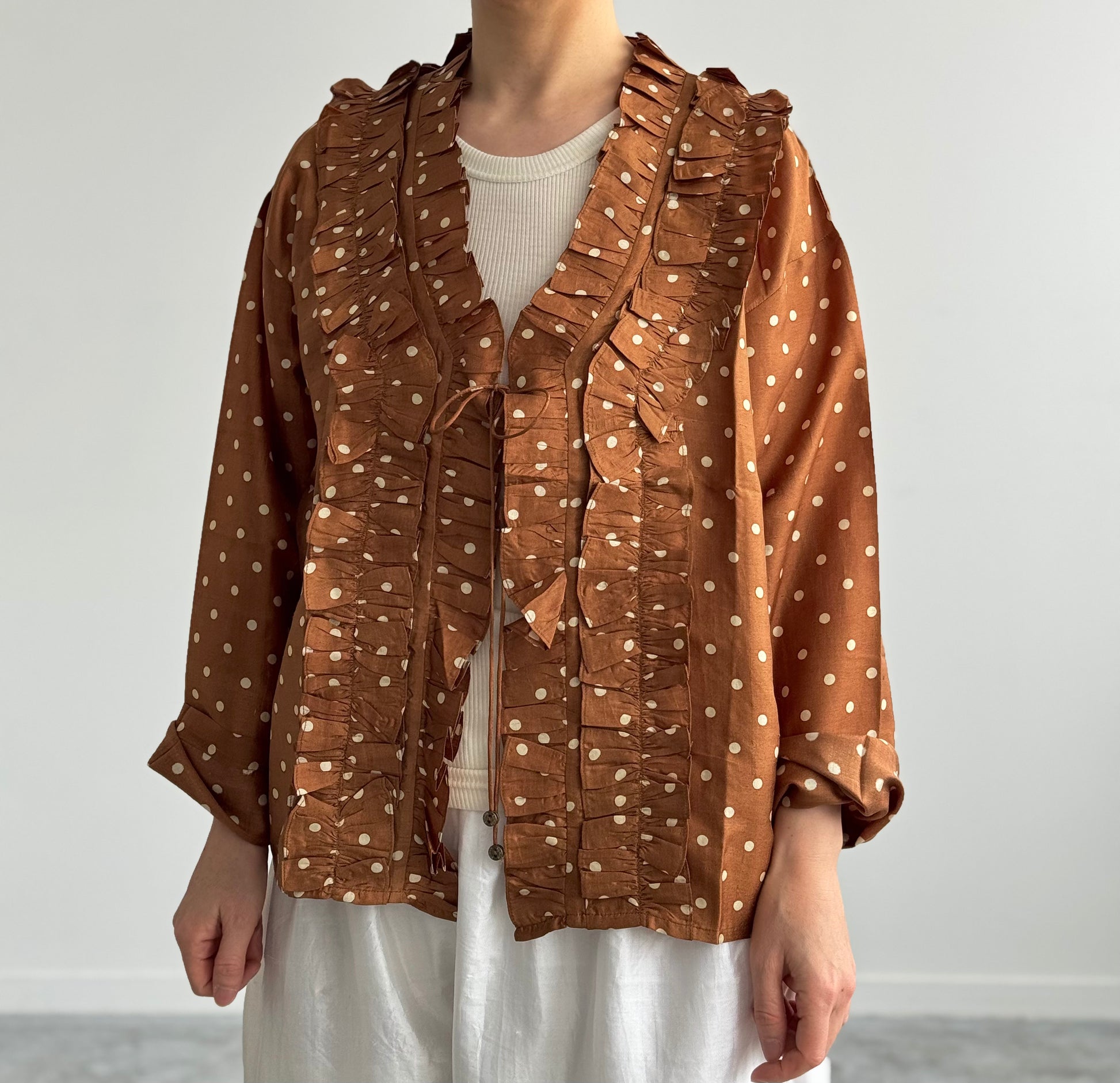 FRILL CAPE BUNON ブノン　通販　取扱店　着画アップ